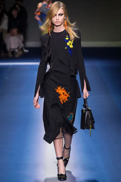Look 37